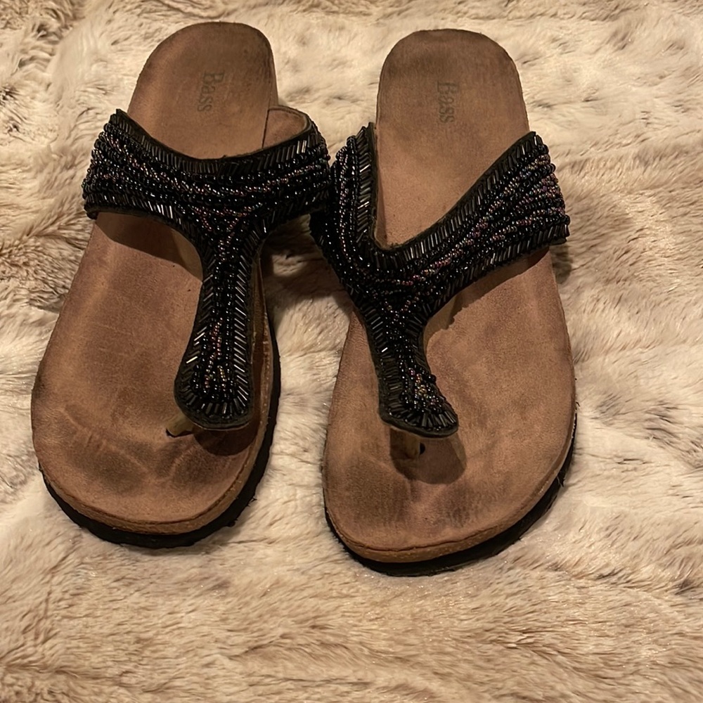 Bass sandals size 9